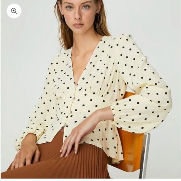 ❗️SOLD❗️Wilfred Polka Dot Prairie Blouse Size S - Picture 2 of 9